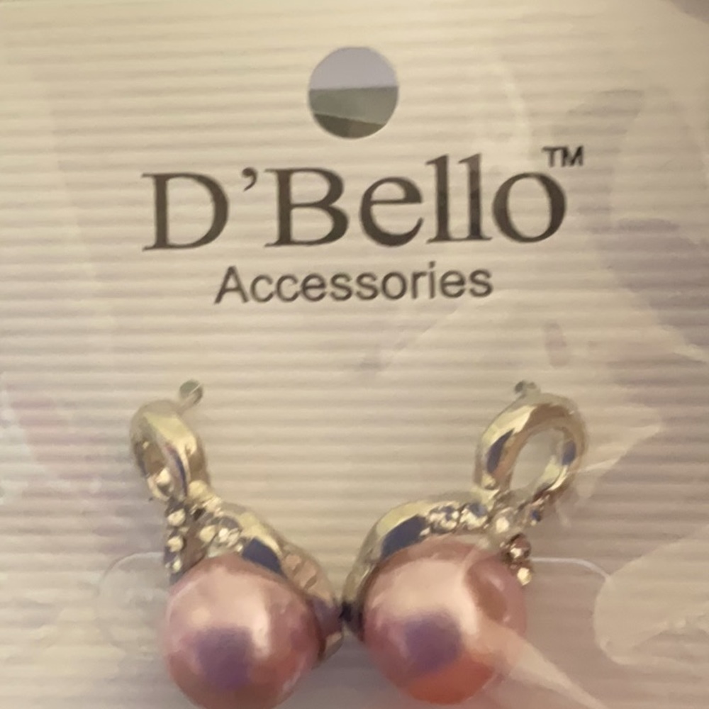 D’Bello cute pink dangle ball earrings.